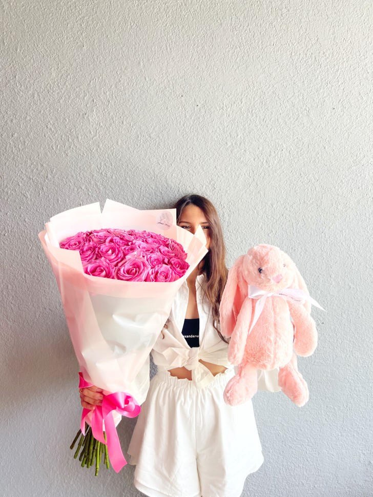 New Mom of Girl Hand Tied Roses Bouquet and Plush Rabbit Toy