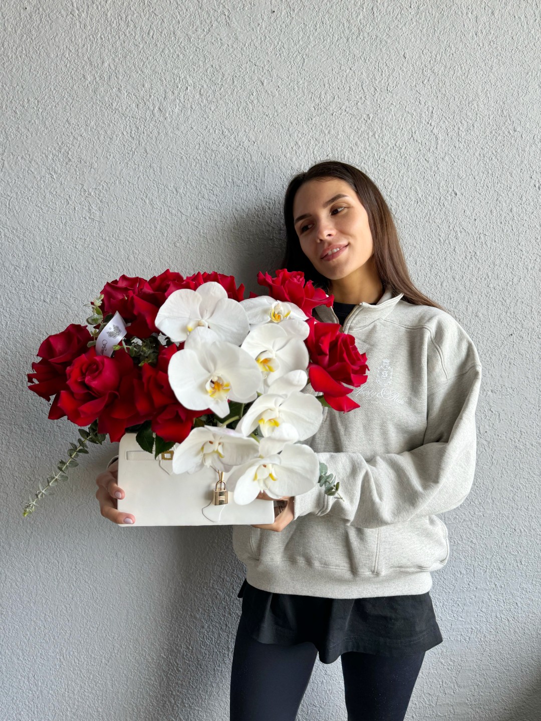 White Bag "Scarlett" Fresh Flowers Vase Arrangement