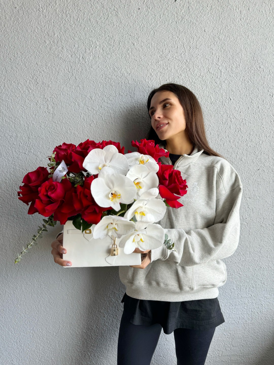 White Bag "Scarlett" Fresh Flowers Vase Arrangement