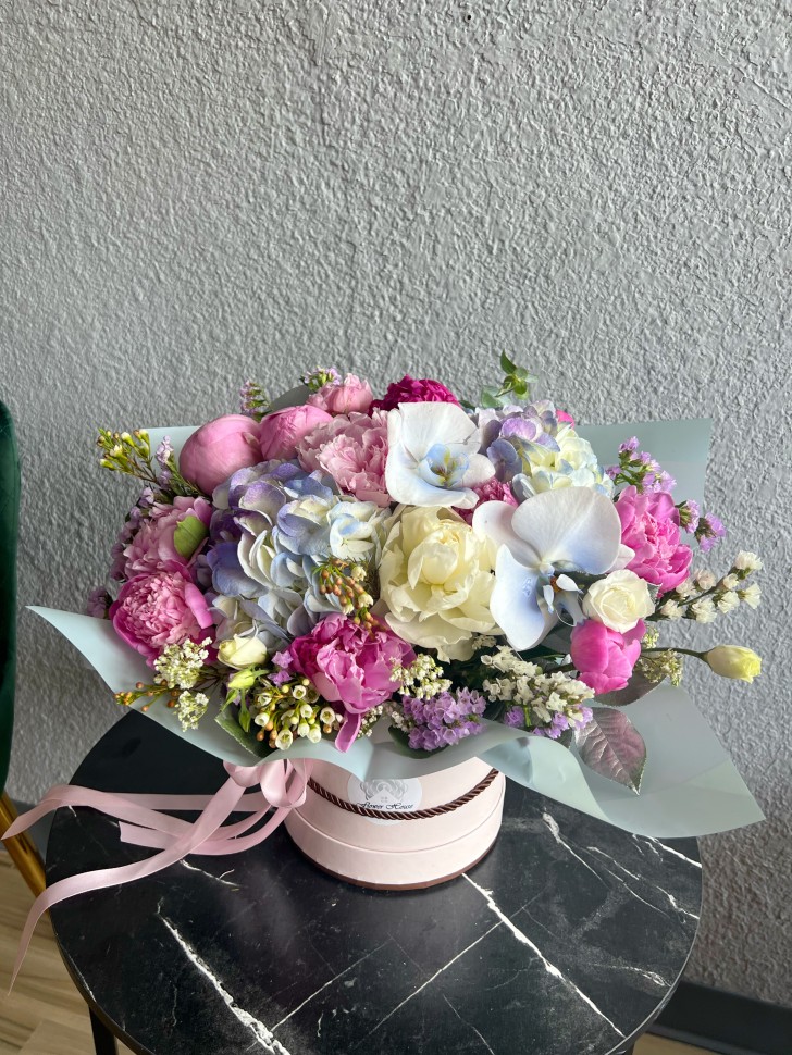 Fresh Laura Flower Box