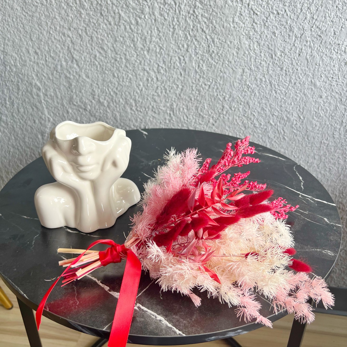 "The Body" Woman Dried Flowers Vase Arrangement Red "The Body" Woman Dried Flowers Vase Arrangement Red