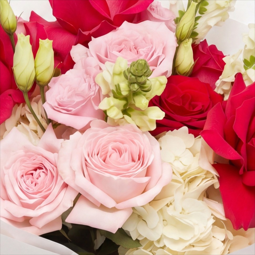 The Roseliane Hand-Tied Bouquet – Roses, Garden Roses, Snapdragons,