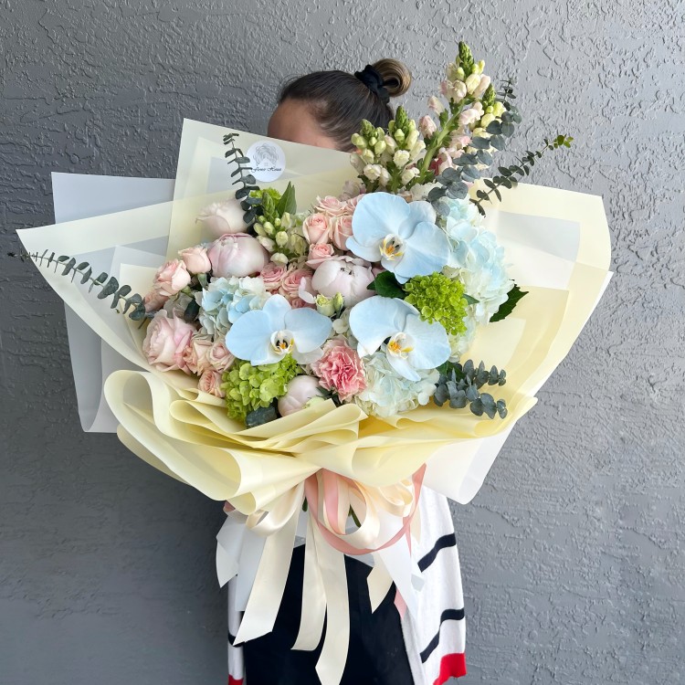 Pastel Elliana Hand-Tied Bouquet