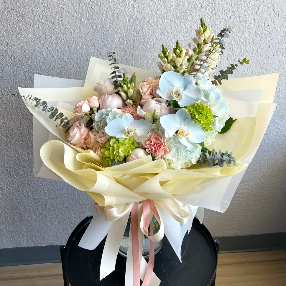 Pastel Elliana Hand-Tied Bouquet