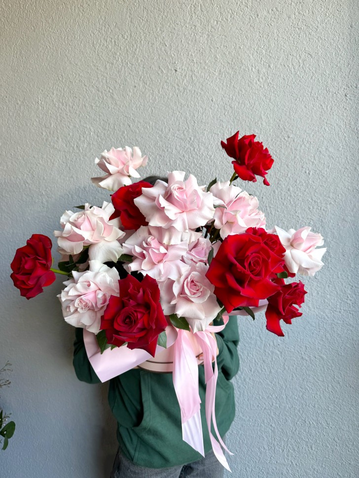 Red and Pink Roses Cloud Flower Box