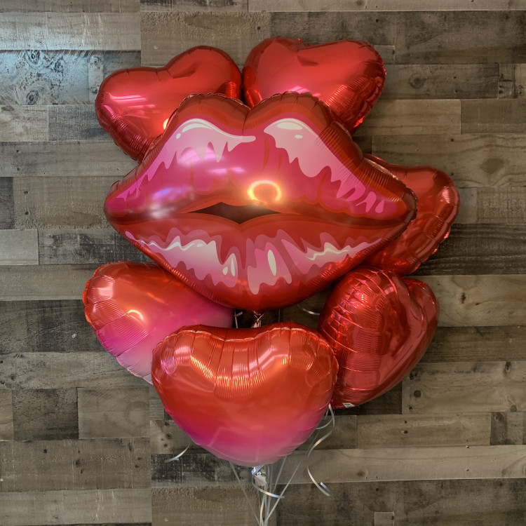 "Kissing You Love" Balloon Bouquet