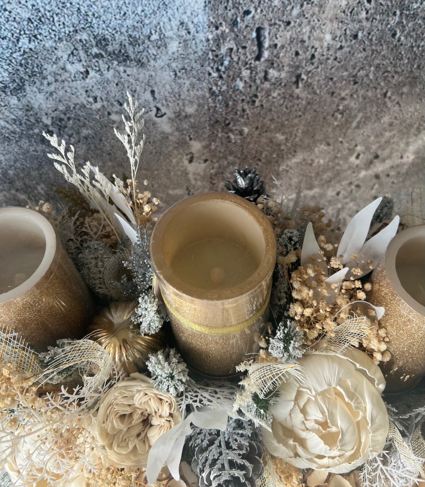 Christmas candles arrangement with sola wood flowers
