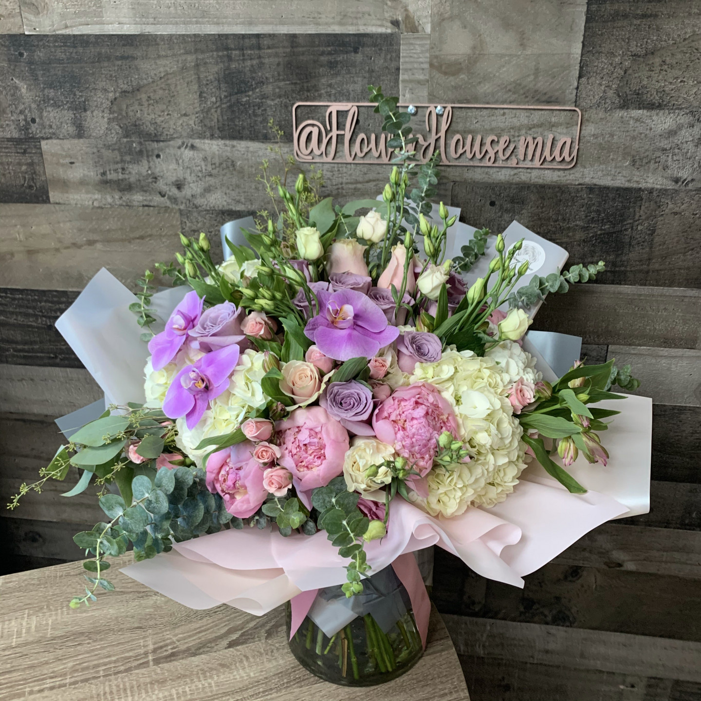 Yareli Hand-Tied Bouquet Yareli Hand-Tied Bouquet
