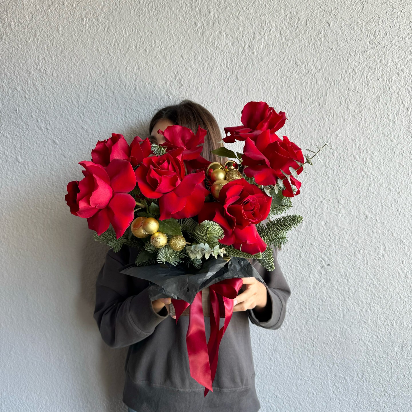 Christmas Red Fresh Flower Box-Medium (Baby Blue Eucalyptus)