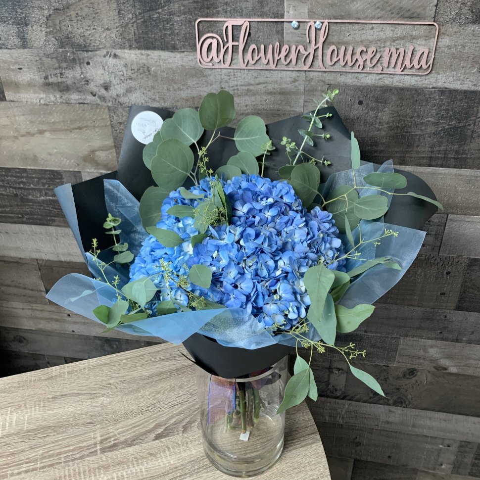 Blu Ari Hand-Tied Bouquet