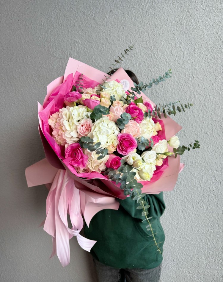 Hanna Hand-Tied Bouquet