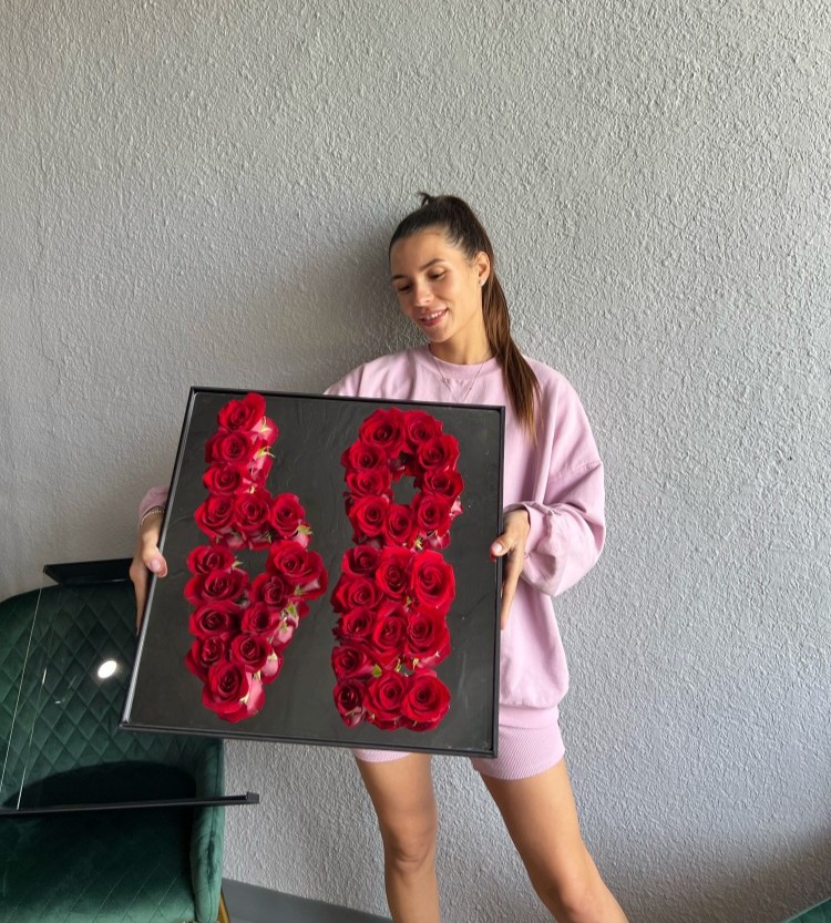 Love Black Box With Fresh Red Roses