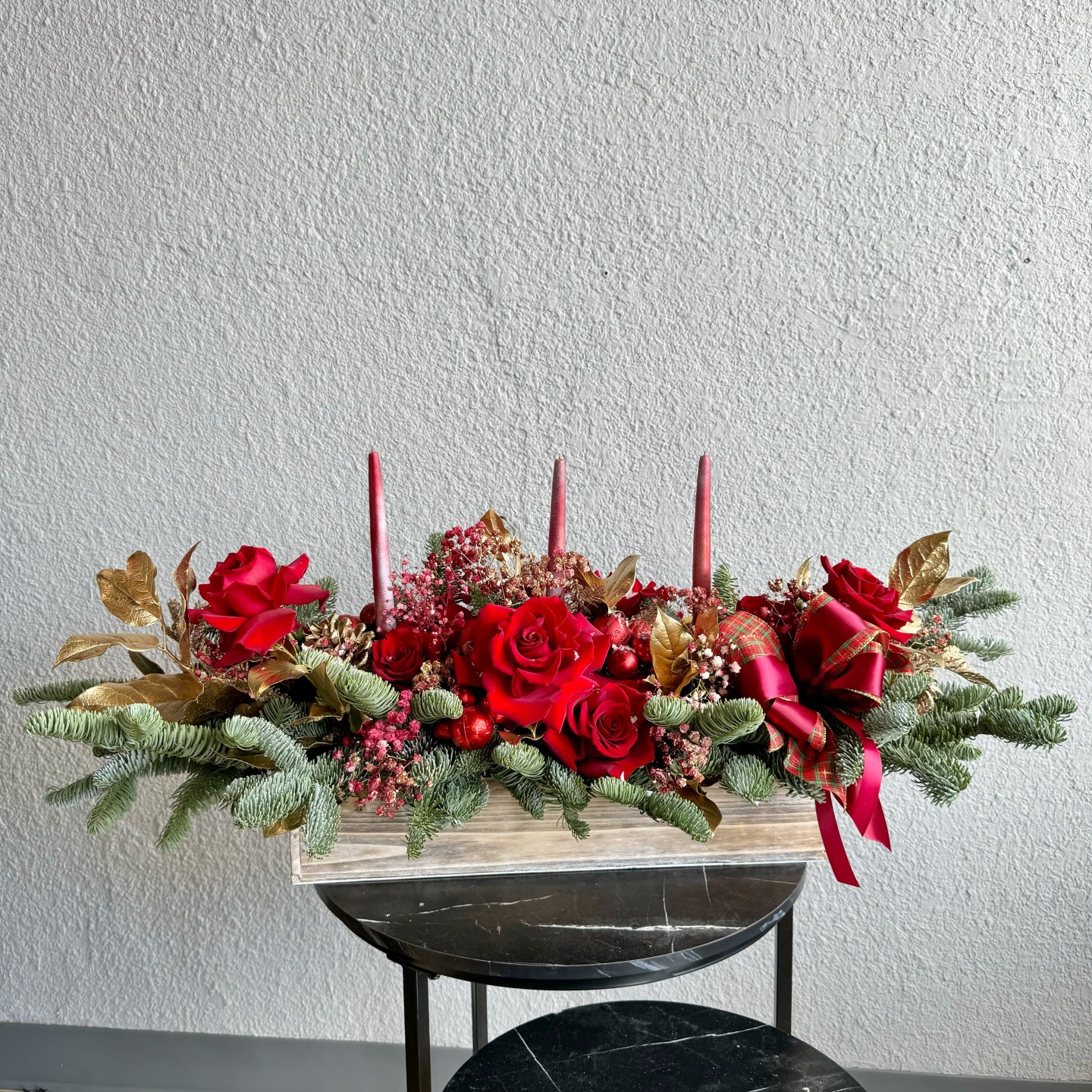 Red Long Christmas Fresh Flowers Box With Candles Red Long Christmas Fresh Flowers Box With Candles