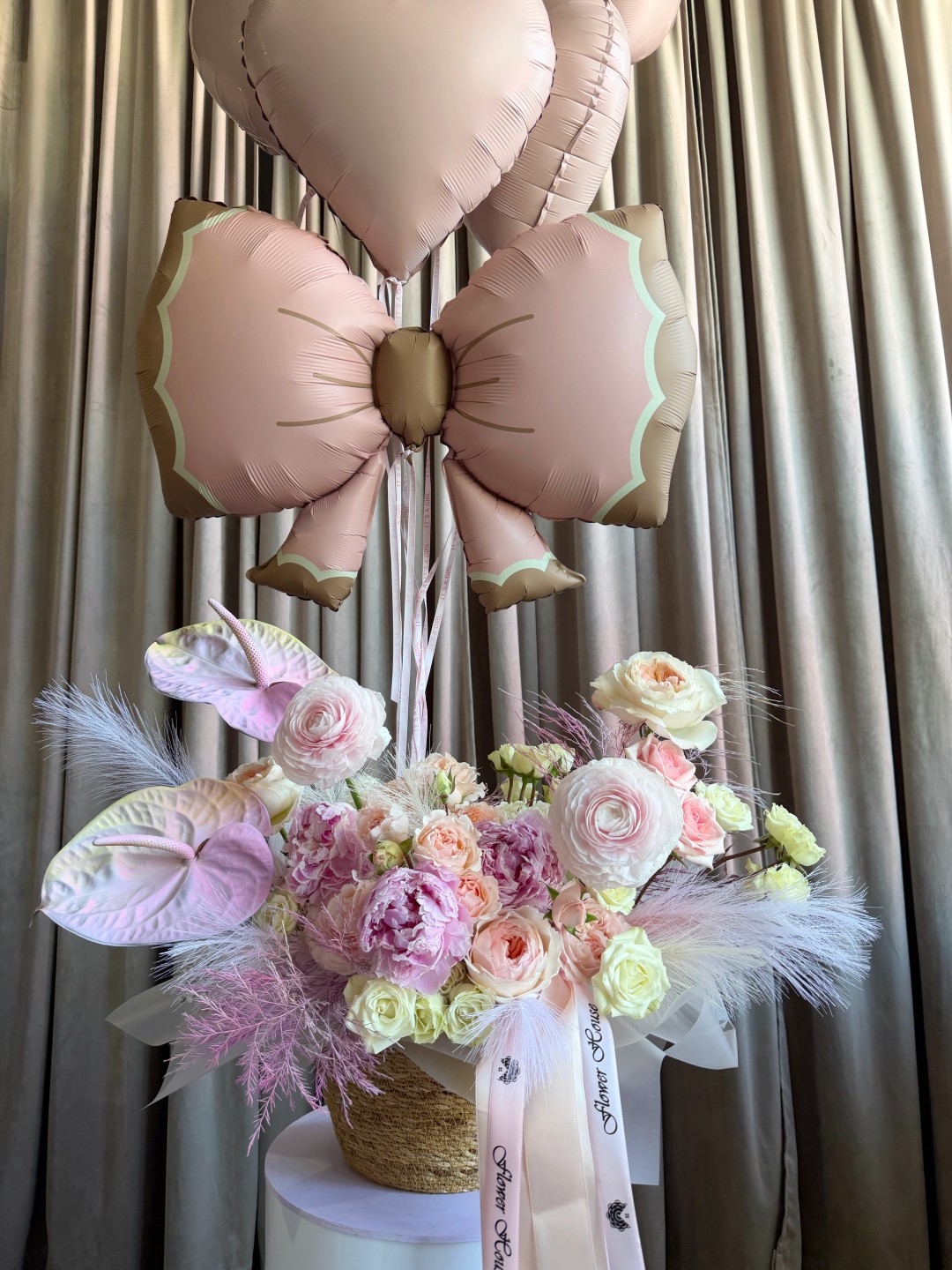Blush&Bow Ultimate Gift Set | Flowers, Teddy Bear&Balloons Blush&Bow Ultimate Gift Set | Flowers, Teddy Bear&Balloons