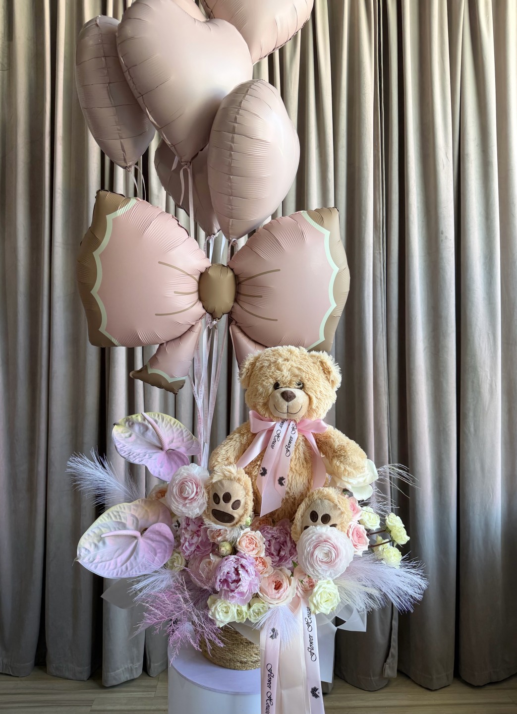 Blush&Bow Ultimate Gift Set | Flowers, Teddy Bear&Balloons Blush&Bow Ultimate Gift Set | Flowers, Teddy Bear&Balloons