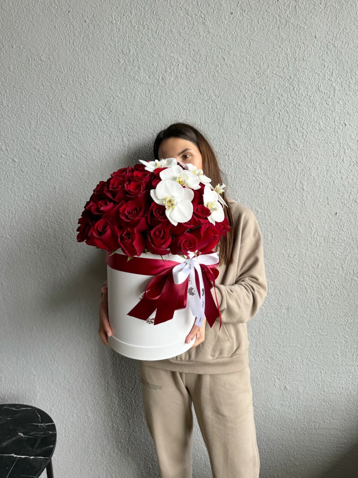 Scarlette Fresh Flower Box