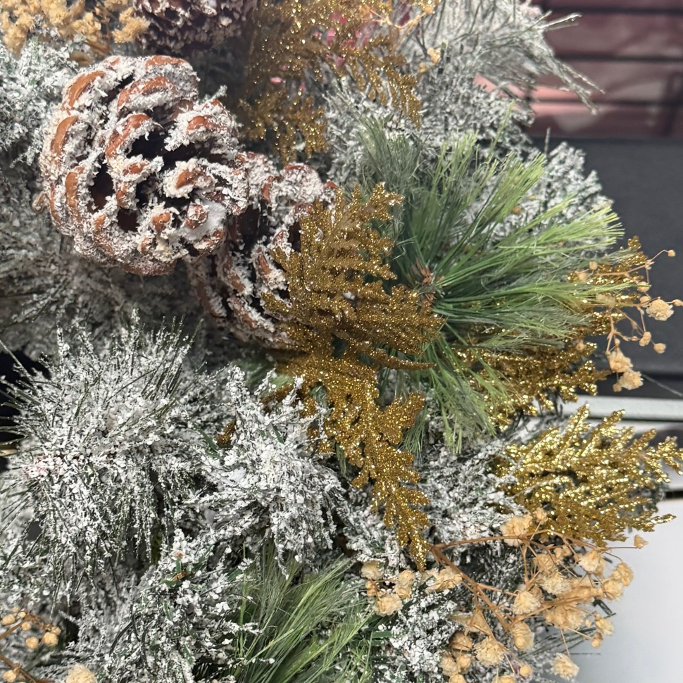 Christmas wreath with preserved flowers Christmas wreath with preserved flowers