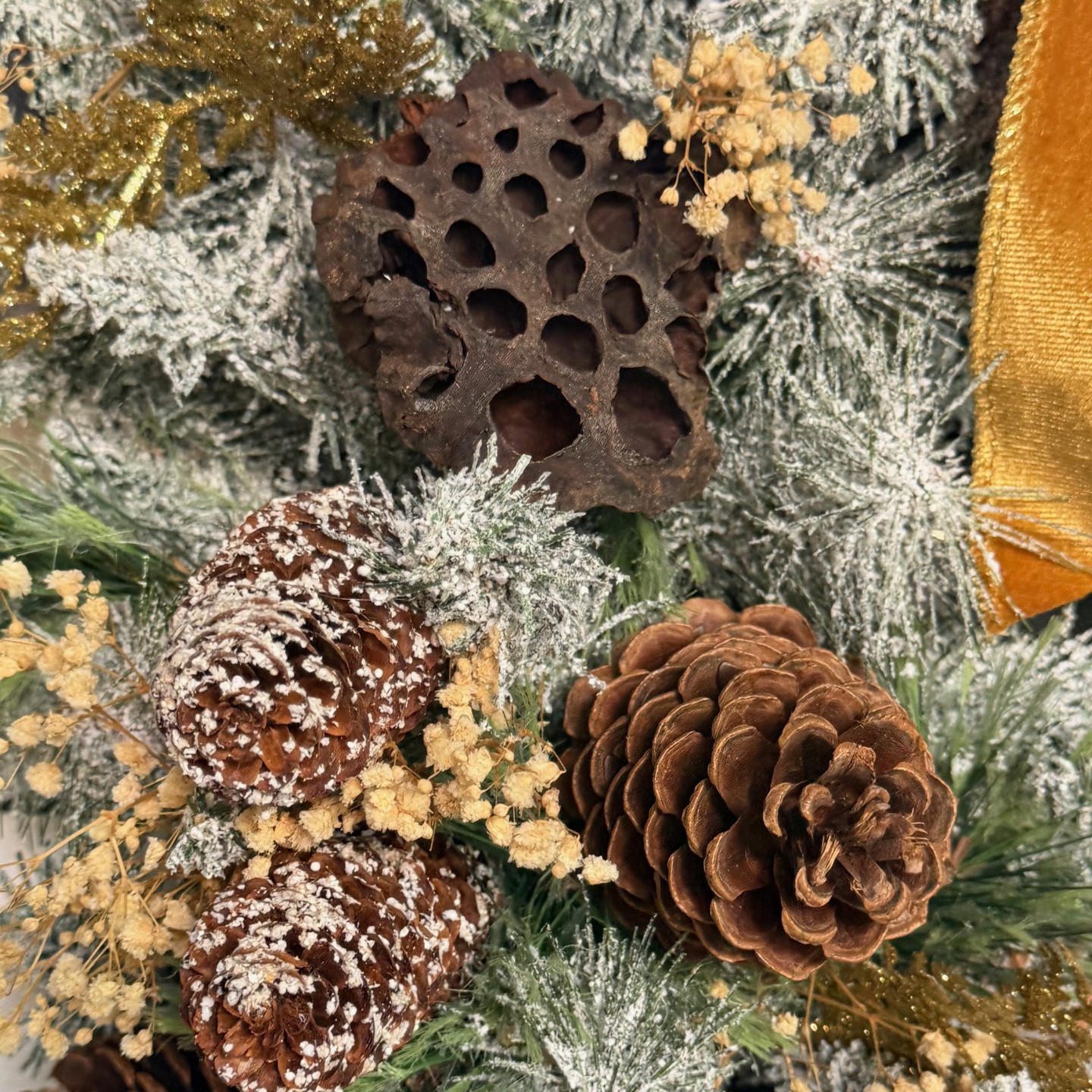 Christmas wreath with preserved flowers Christmas wreath with preserved flowers