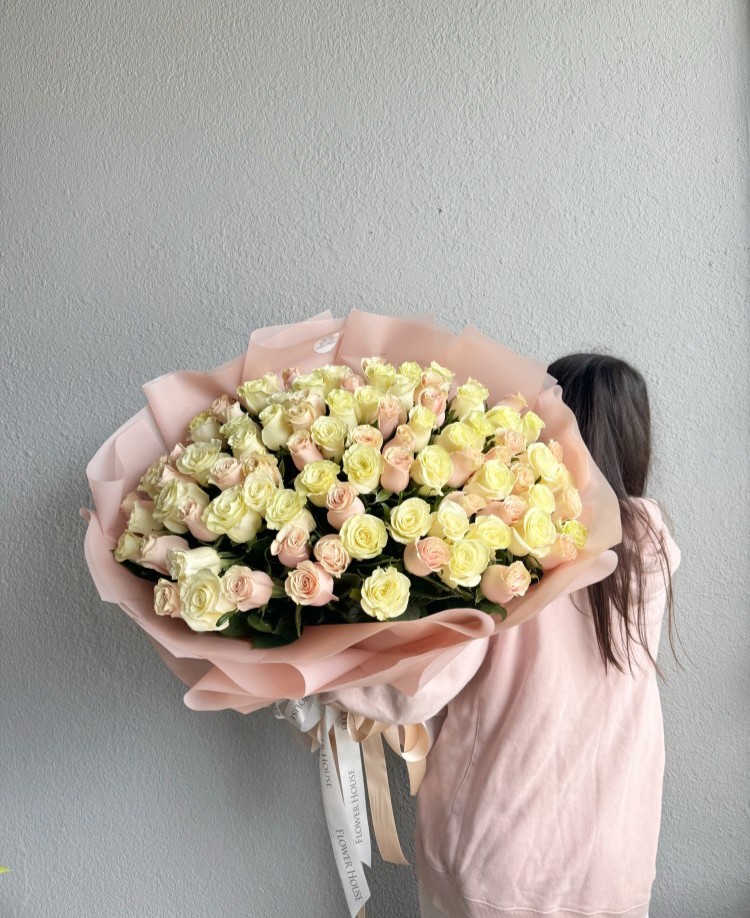 100 Light Pink & White Roses Bouquet