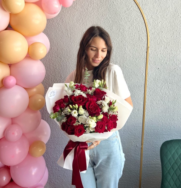 Amora Hand Tied Flower Bouquet Amora Hand Tied Flower Bouquet