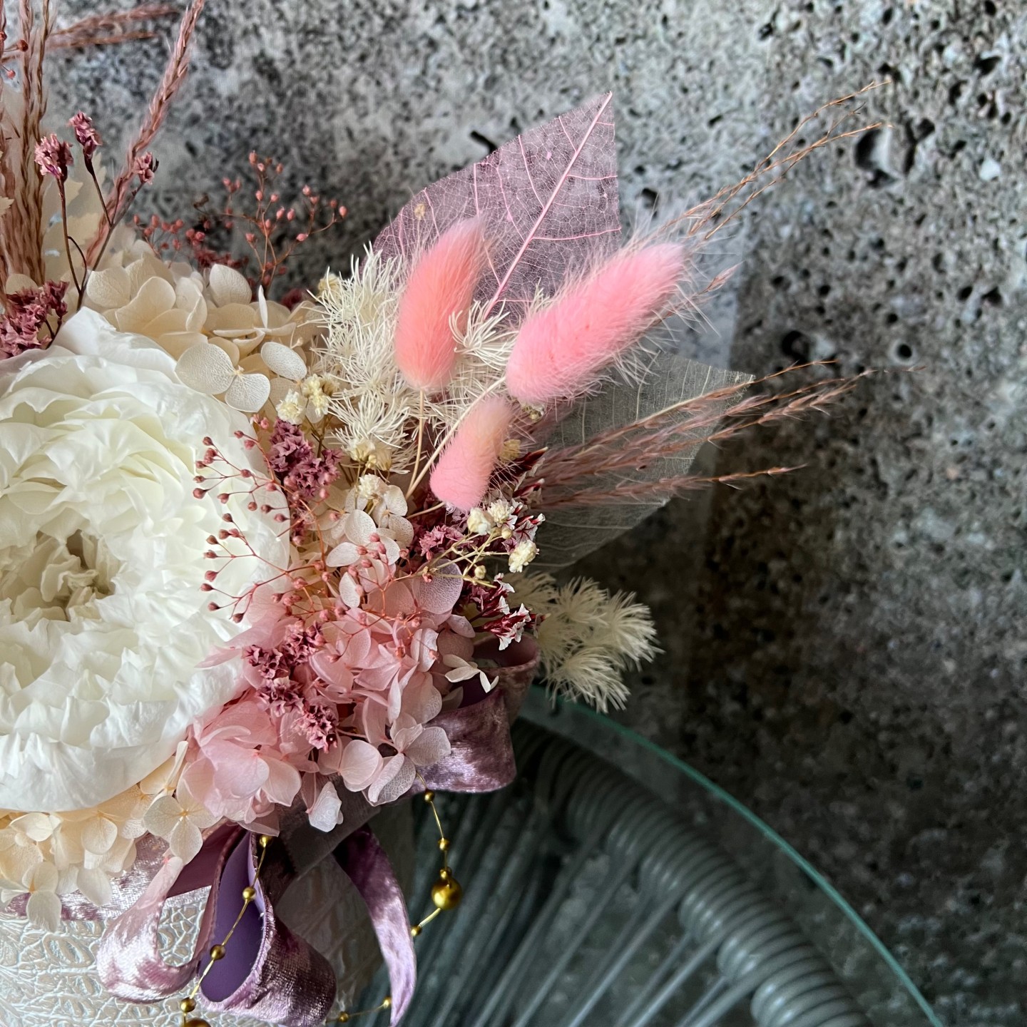 MARY Collection White Preserved Peony in Luxury Box MARY Collection White Preserved Peony in Luxury Box