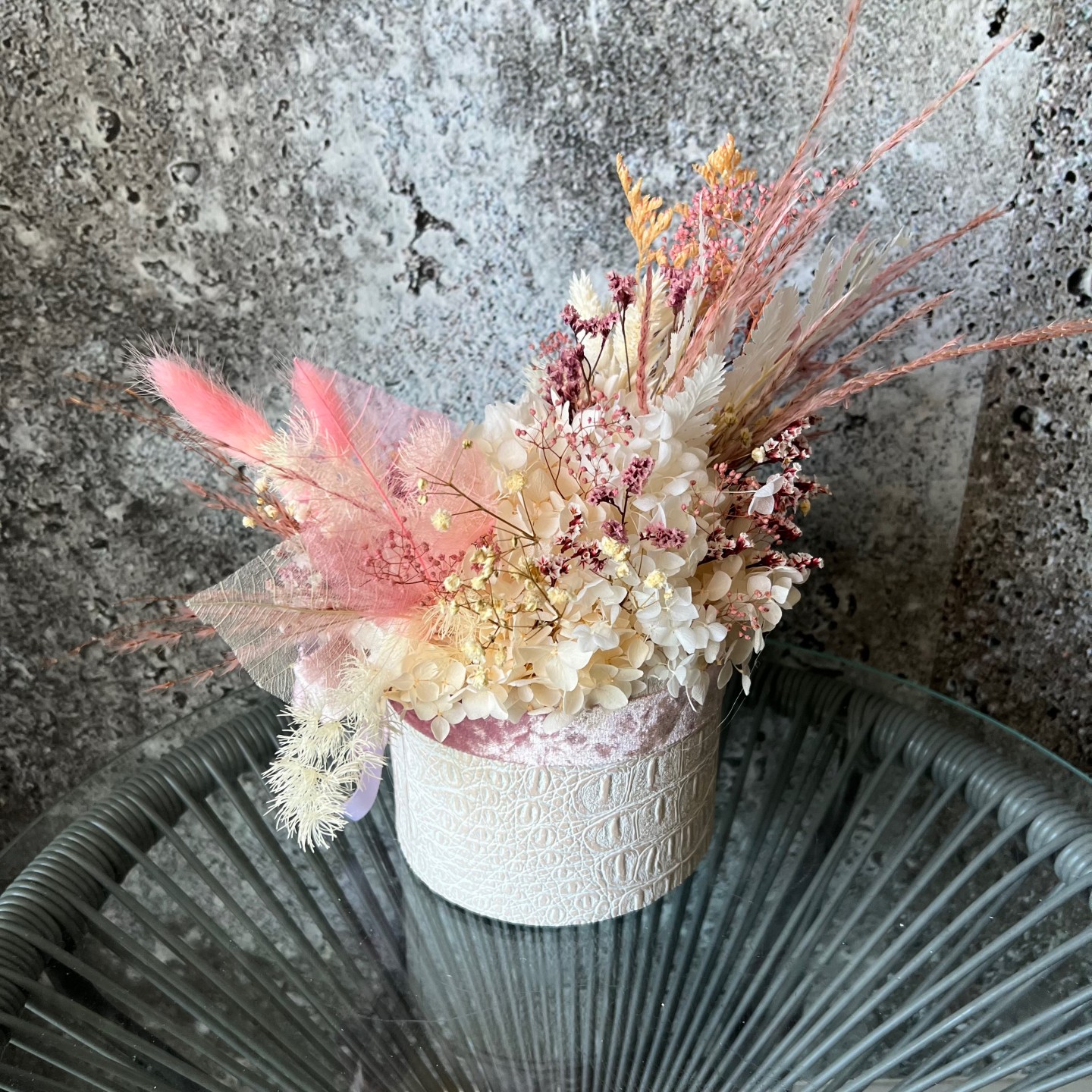 MARY Collection White Preserved Peony in Luxury Box MARY Collection White Preserved Peony in Luxury Box