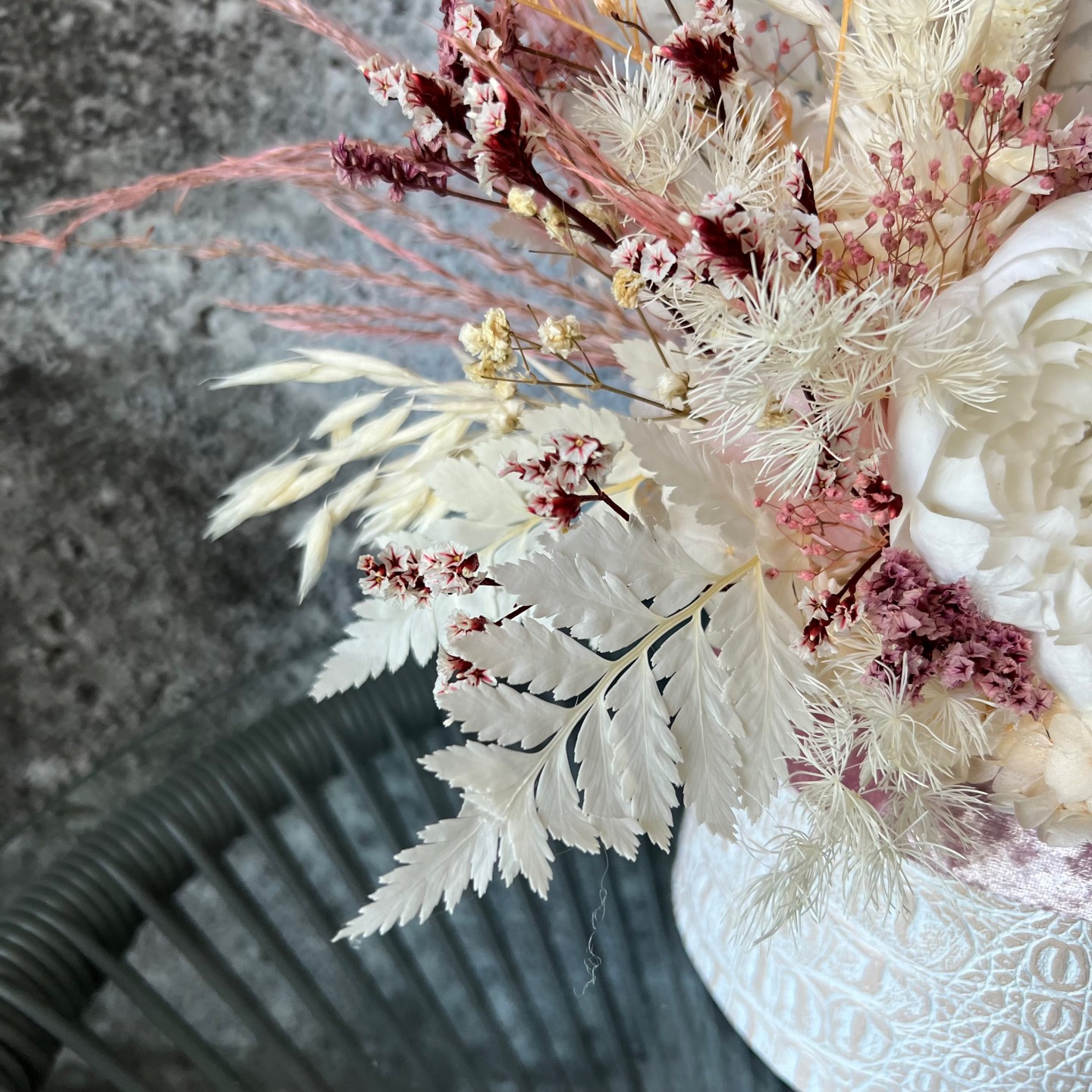 MARY Collection White Preserved Peony in Luxury Box MARY Collection White Preserved Peony in Luxury Box