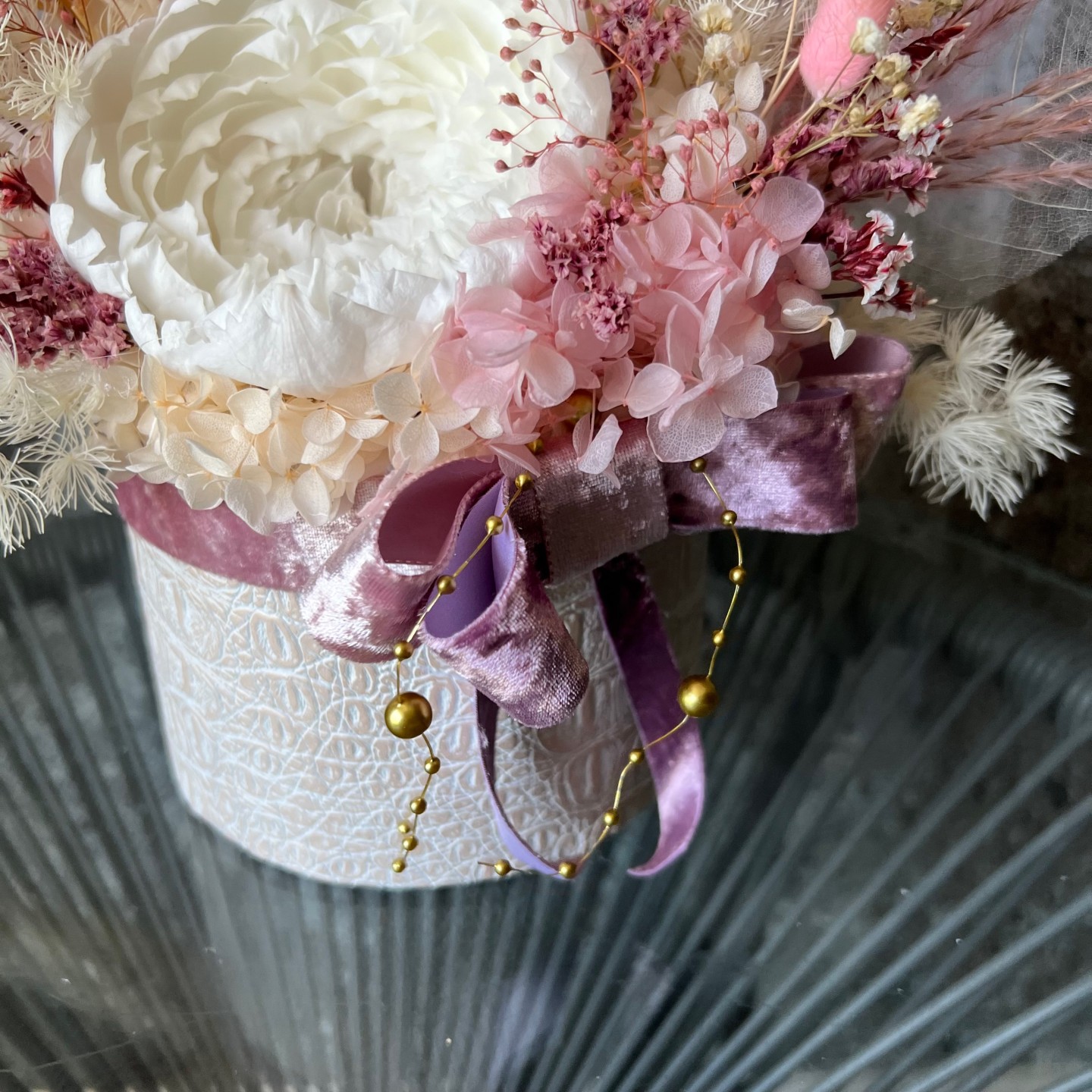 MARY Collection White Preserved Peony in Luxury Box MARY Collection White Preserved Peony in Luxury Box