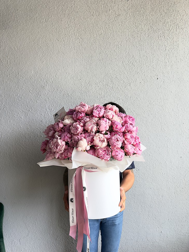 100 Pink Peonies Love Flower Box