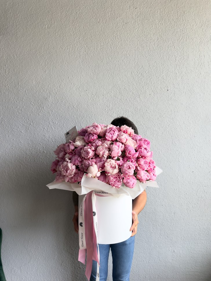 100 Pink Peonies Love Flower Box