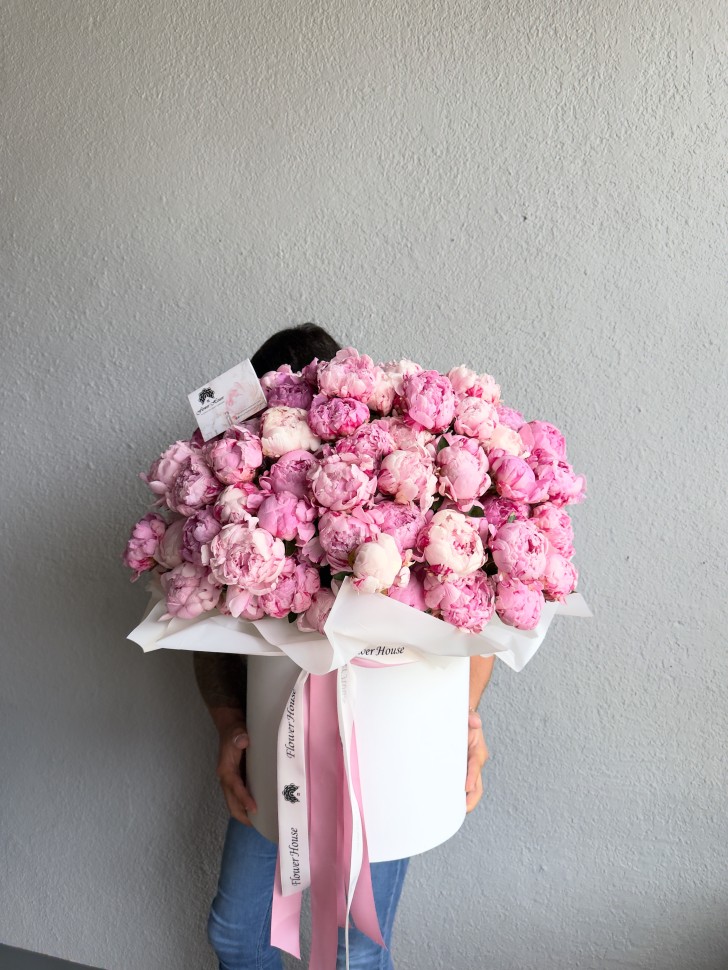 100 Pink Peonies Love Flower Box
