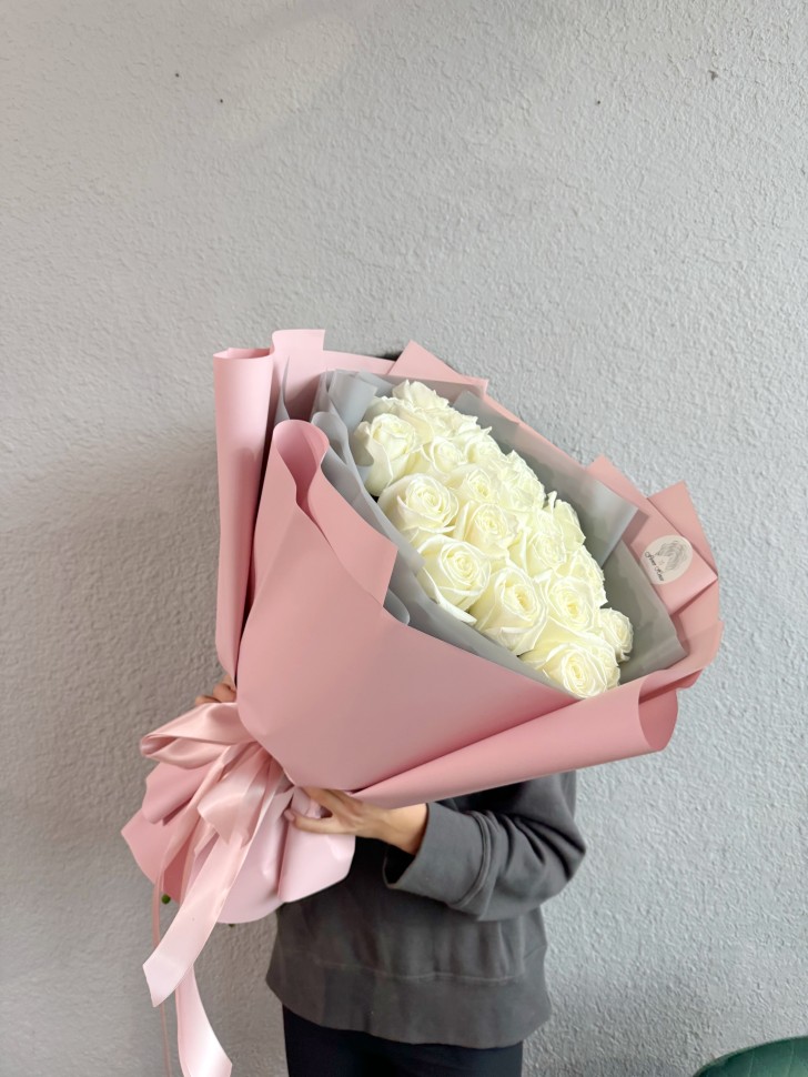 25 White Nova Roses Hand Tied Bouquet