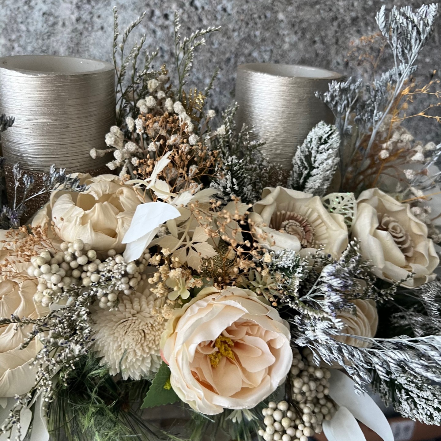 Long Christmas centrepiece with sola wood flowers and LED Candles
