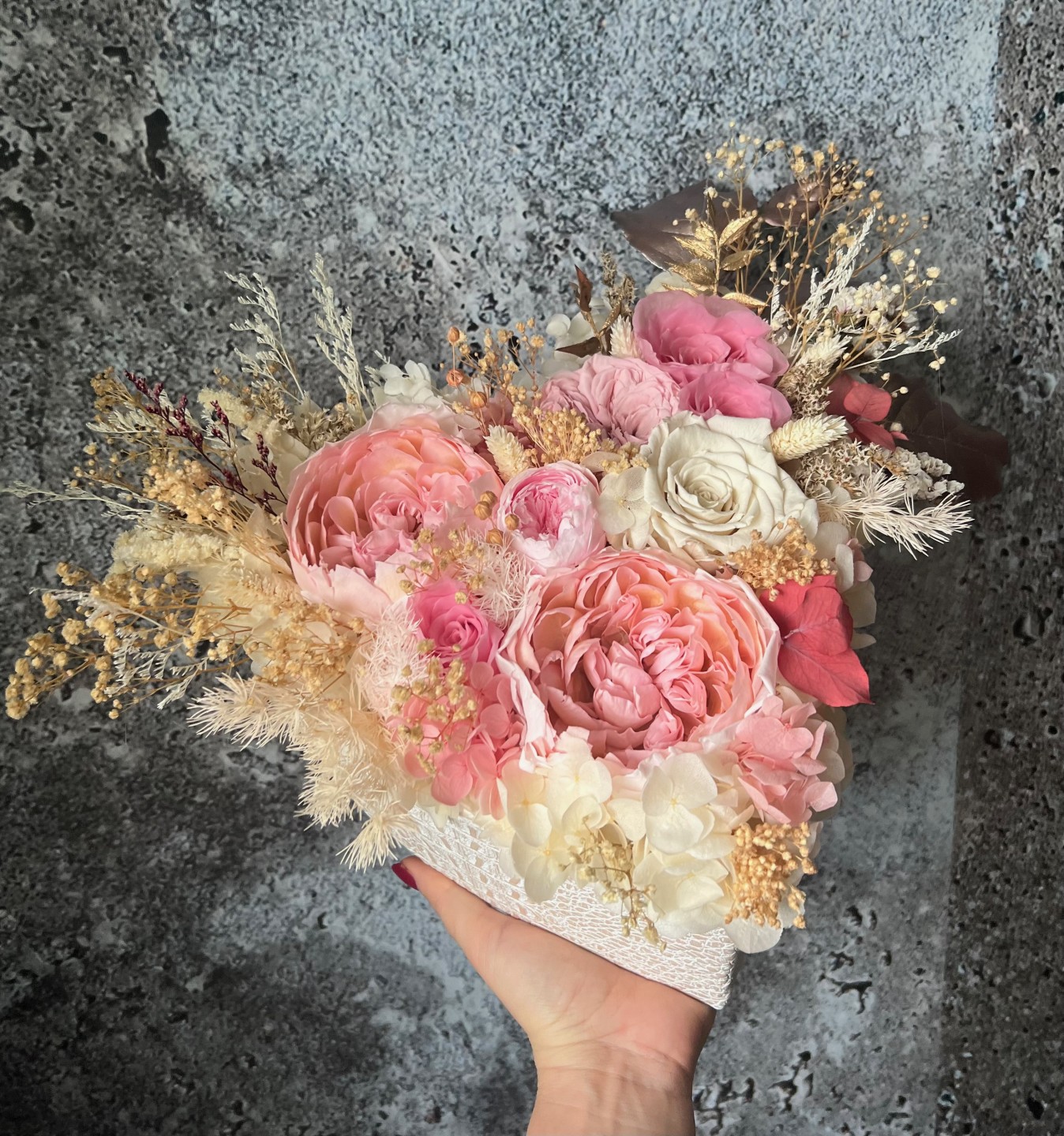 ANNA collection preserved peonies in white heart box