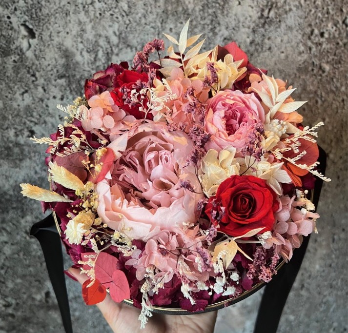 AMELIA collection Preserved Peony acrylic box