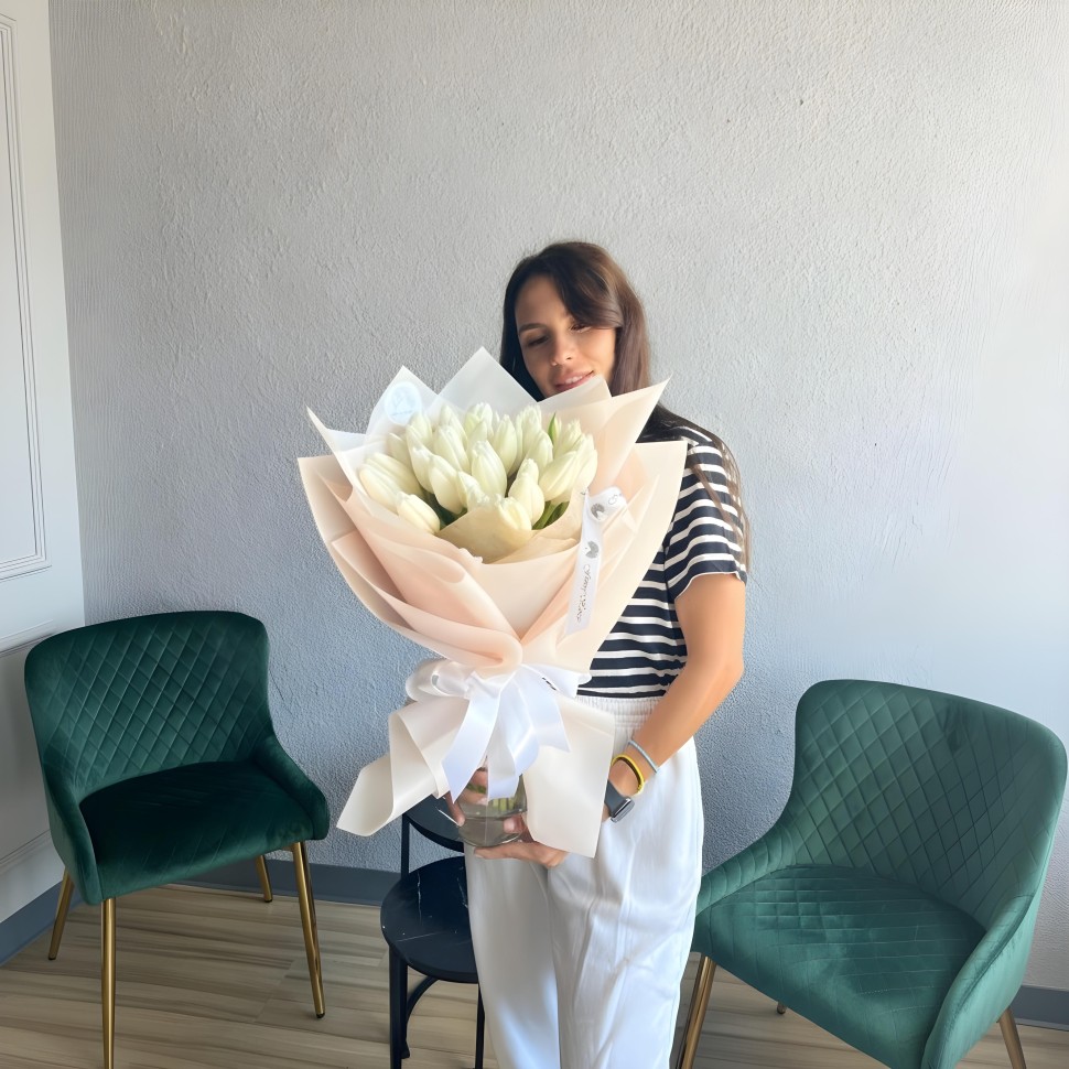 40 White Tulips Hand Tied Bouquet