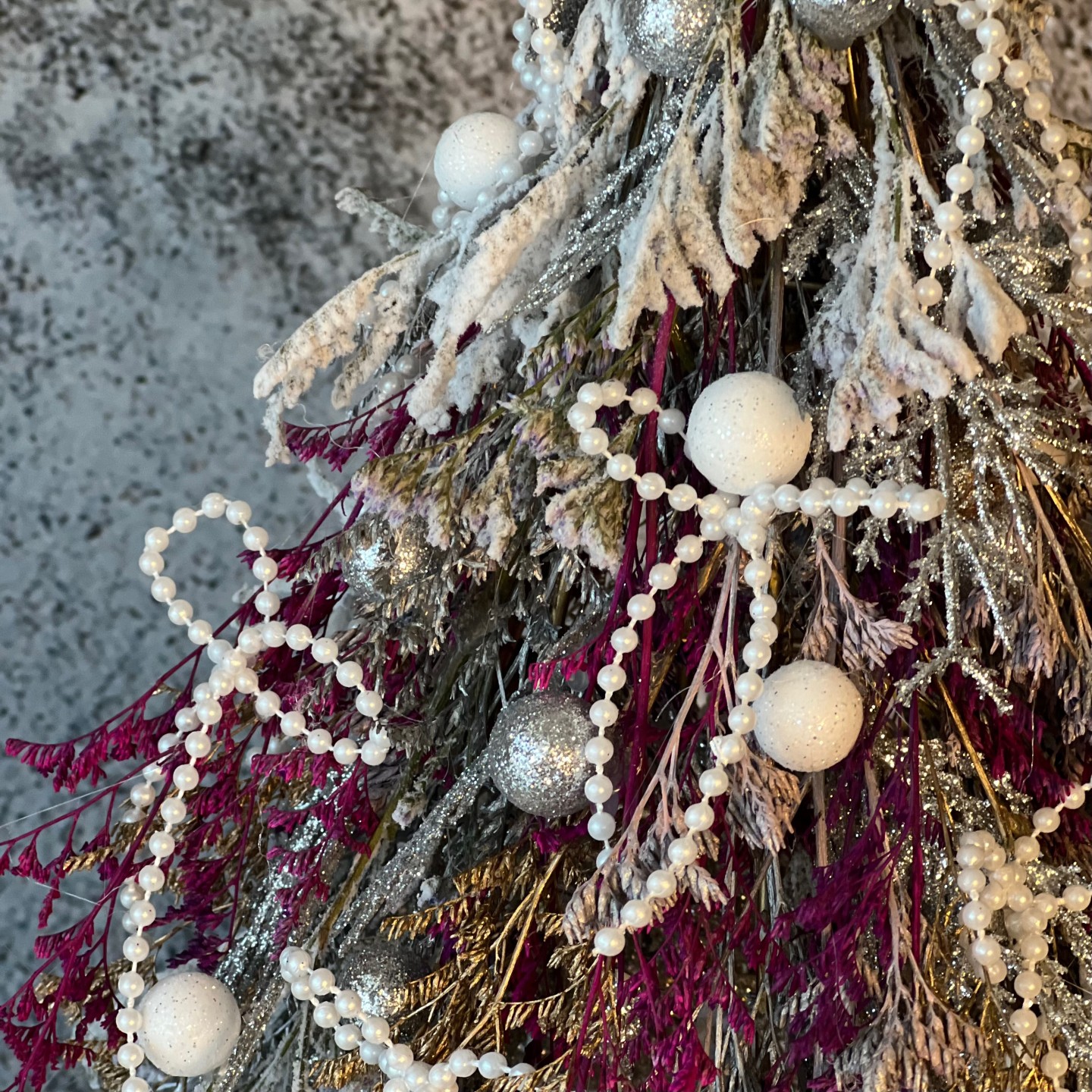 Christmas Tree with Silver Pink dried limonium twigs Christmas Tree with Silver Pink dried limonium twigs