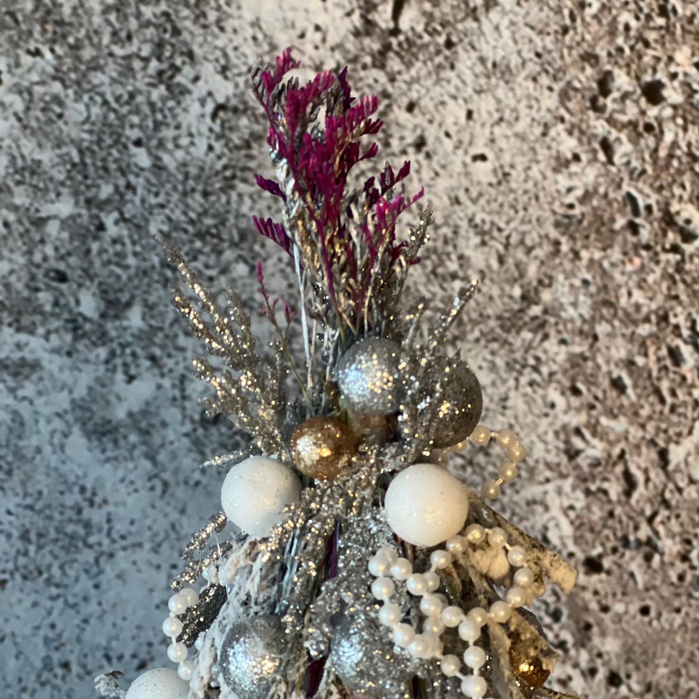 Christmas Tree with Silver Pink dried limonium twigs Christmas Tree with Silver Pink dried limonium twigs