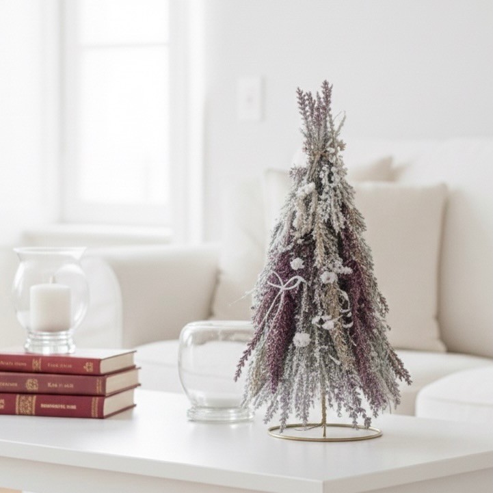 Christmas Tree with Silver Pink dried limonium twigs Christmas Tree with Silver Pink dried limonium twigs