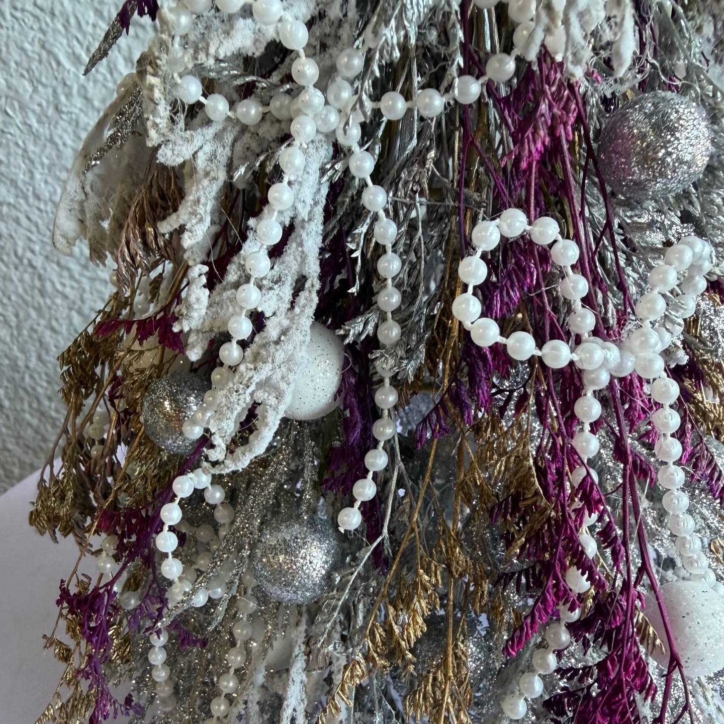 Christmas Tree with Silver Pink dried limonium twigs Christmas Tree with Silver Pink dried limonium twigs