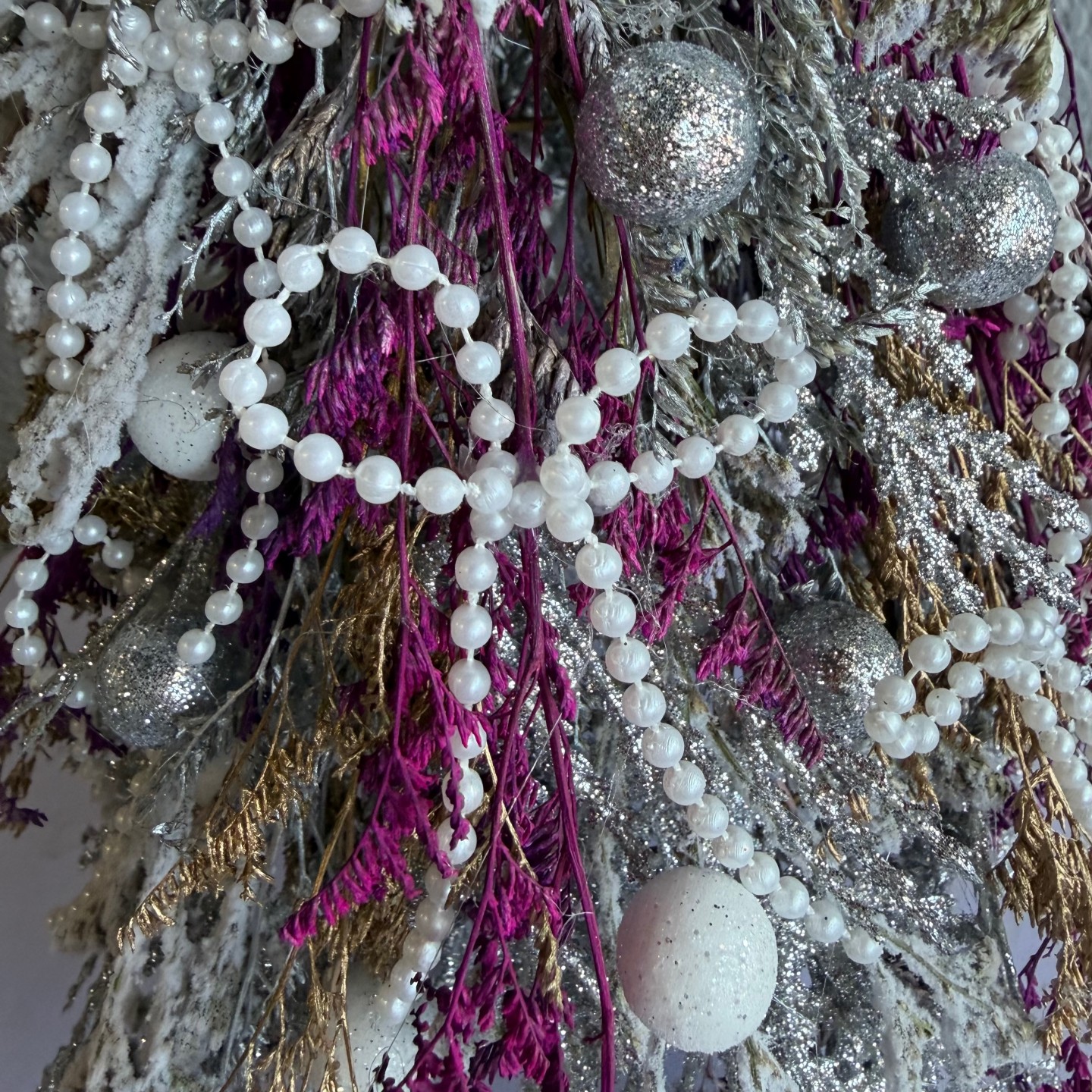 Christmas Tree with Silver Pink dried limonium twigs Christmas Tree with Silver Pink dried limonium twigs