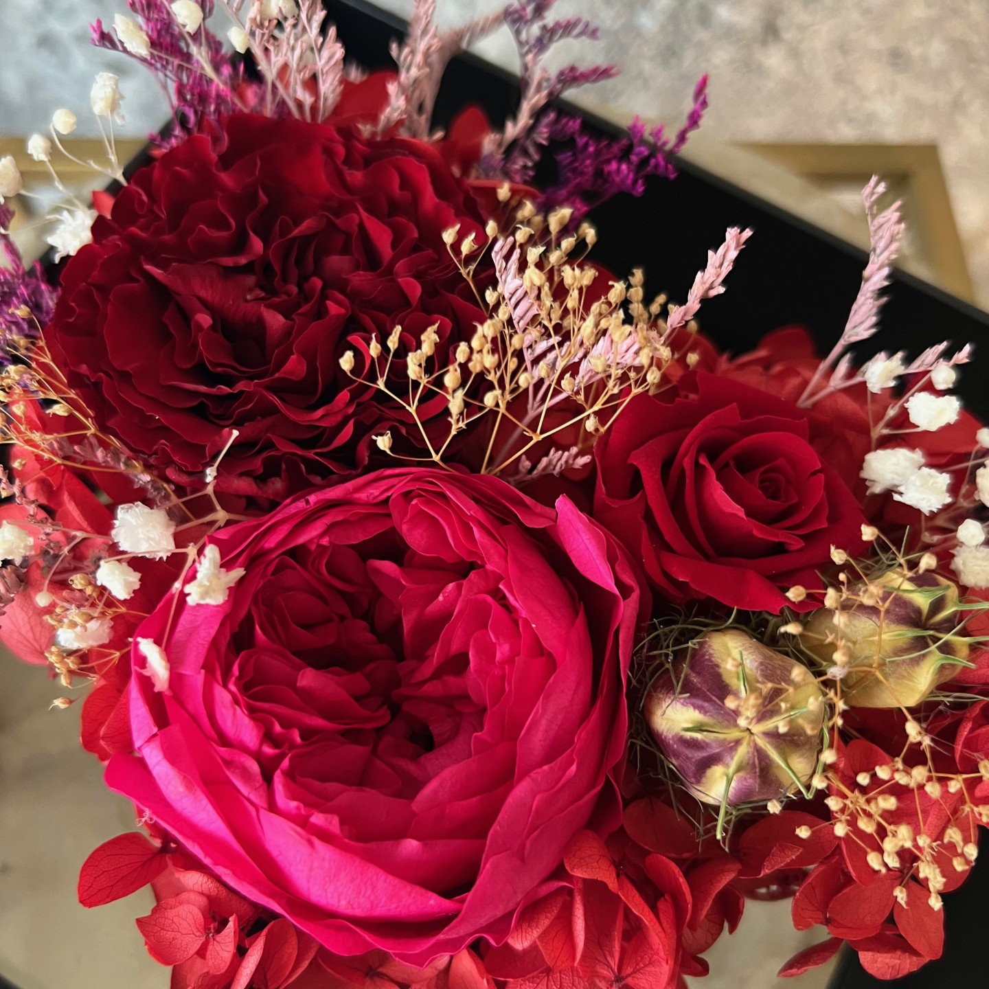 MILA collection preserved flower picture in acrylic black box