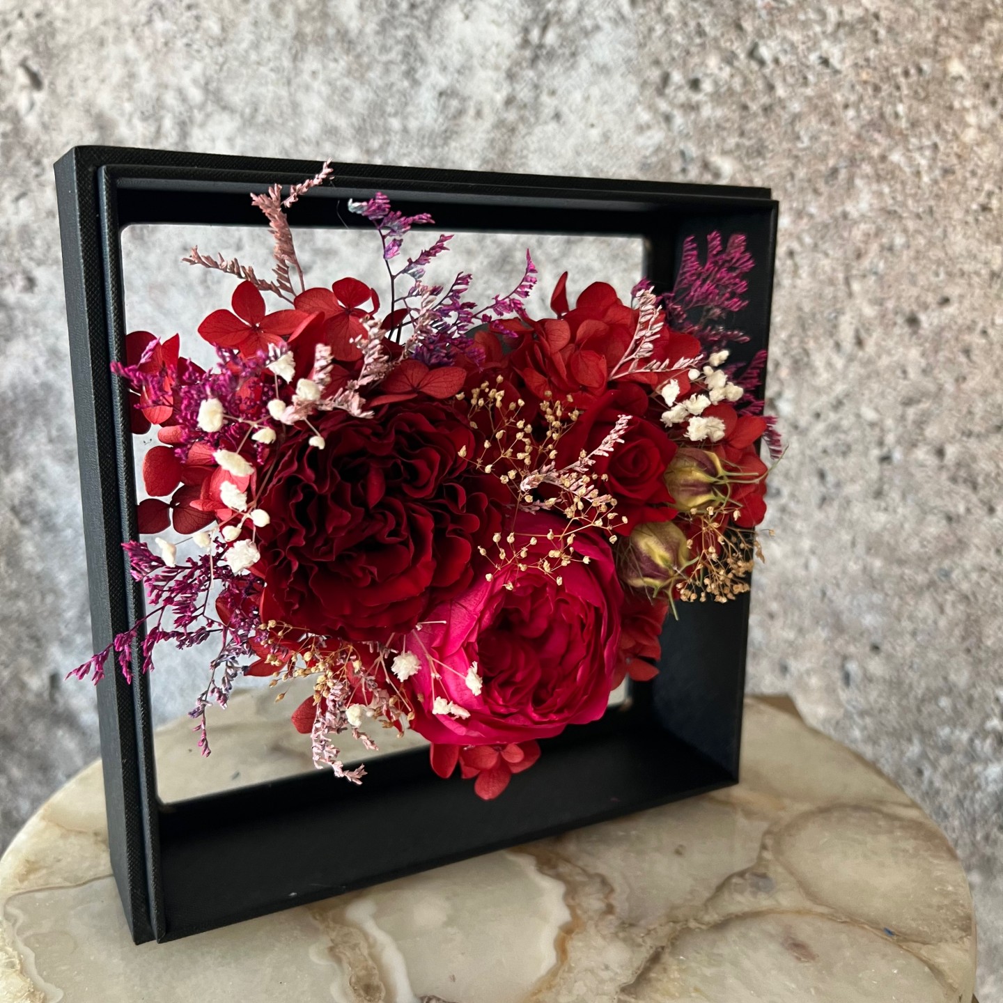MILA collection preserved flower picture in acrylic black box