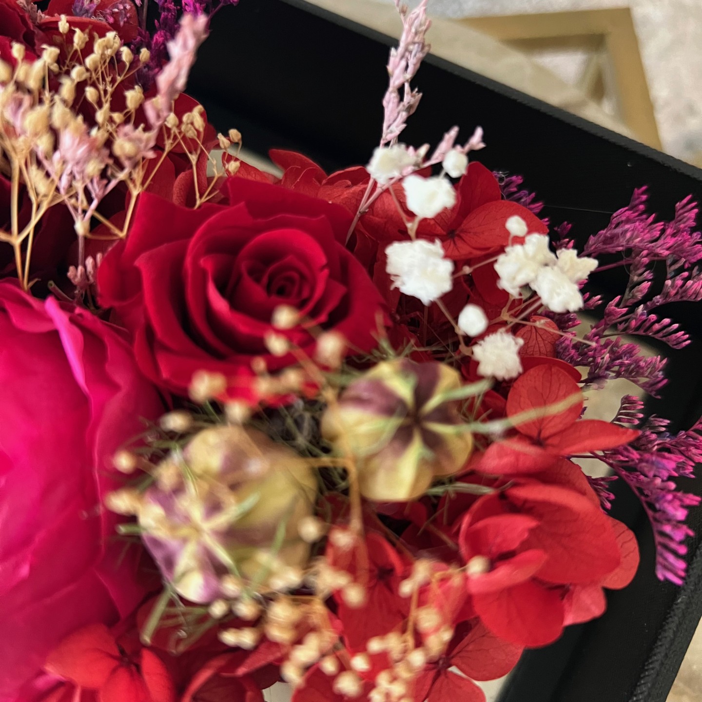 MILA collection preserved flower picture in acrylic black box