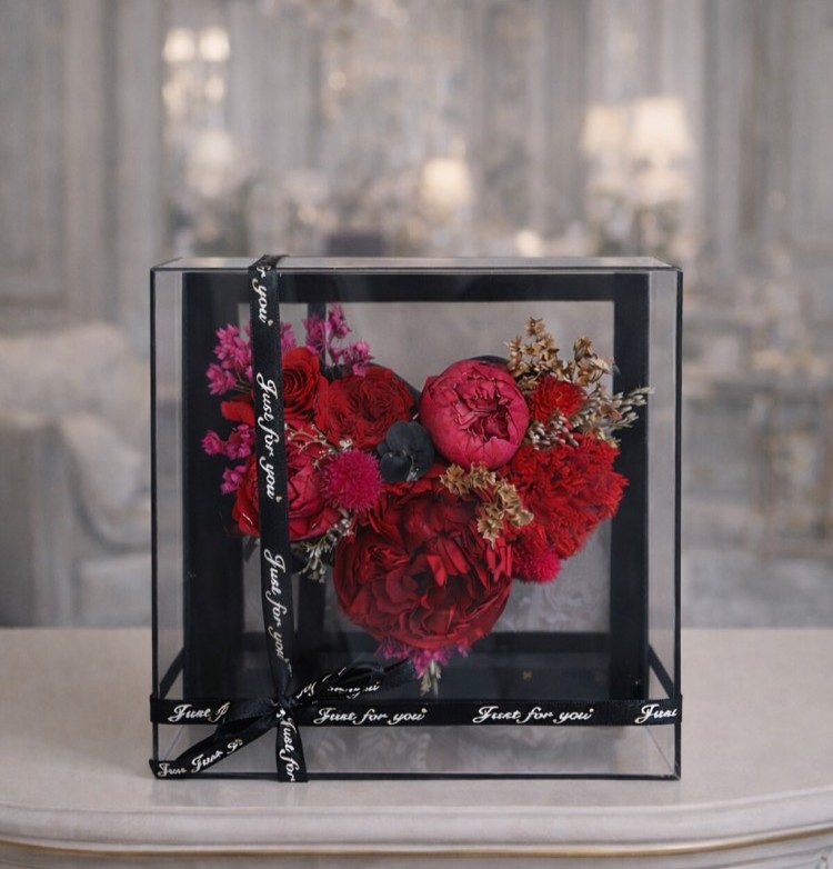 MILA Collection Preserved Flower Picture In Acrylic Black Box MILA Collection Preserved Flower Picture In Acrylic Black Box