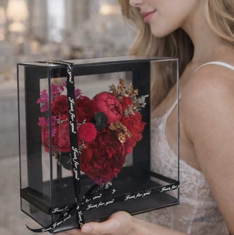 MILA Collection Preserved Flower Picture In Acrylic Black Box MILA Collection Preserved Flower Picture In Acrylic Black Box