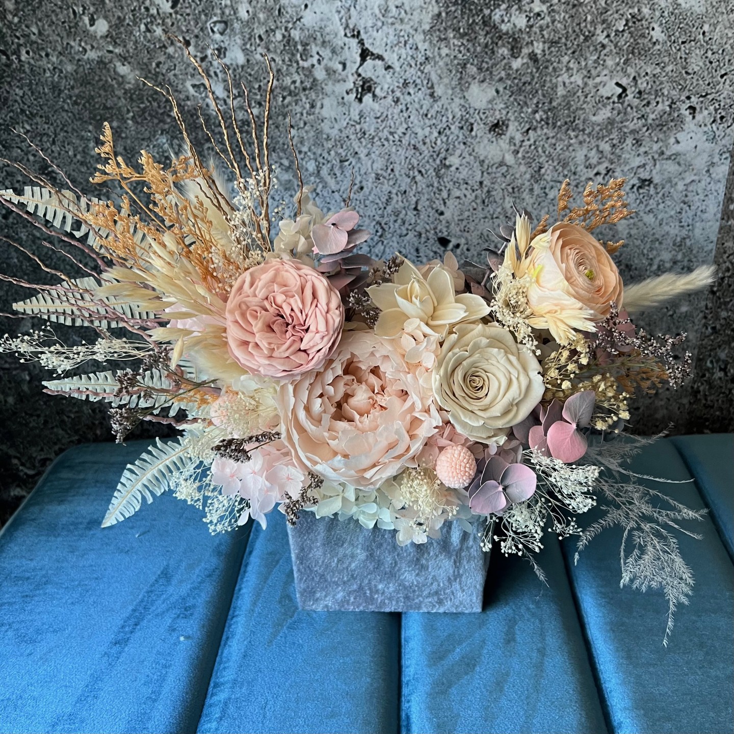 ESMERALDA collection Preserved Peonies Box ESMERALDA collection Preserved Peonies Box