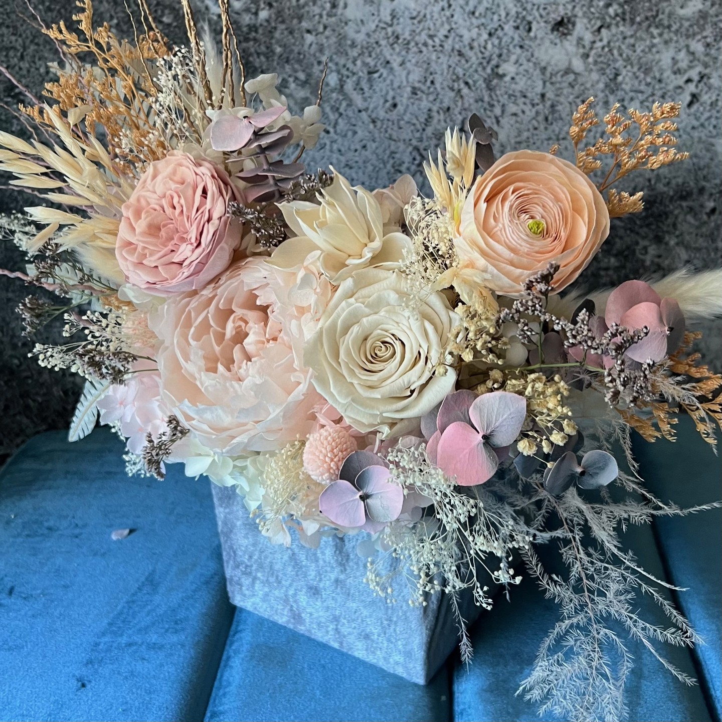 ESMERALDA collection Preserved Peonies Box ESMERALDA collection Preserved Peonies Box