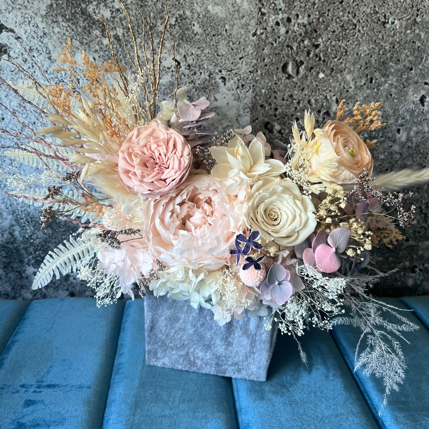 ESMERALDA collection Preserved Peonies Box ESMERALDA collection Preserved Peonies Box