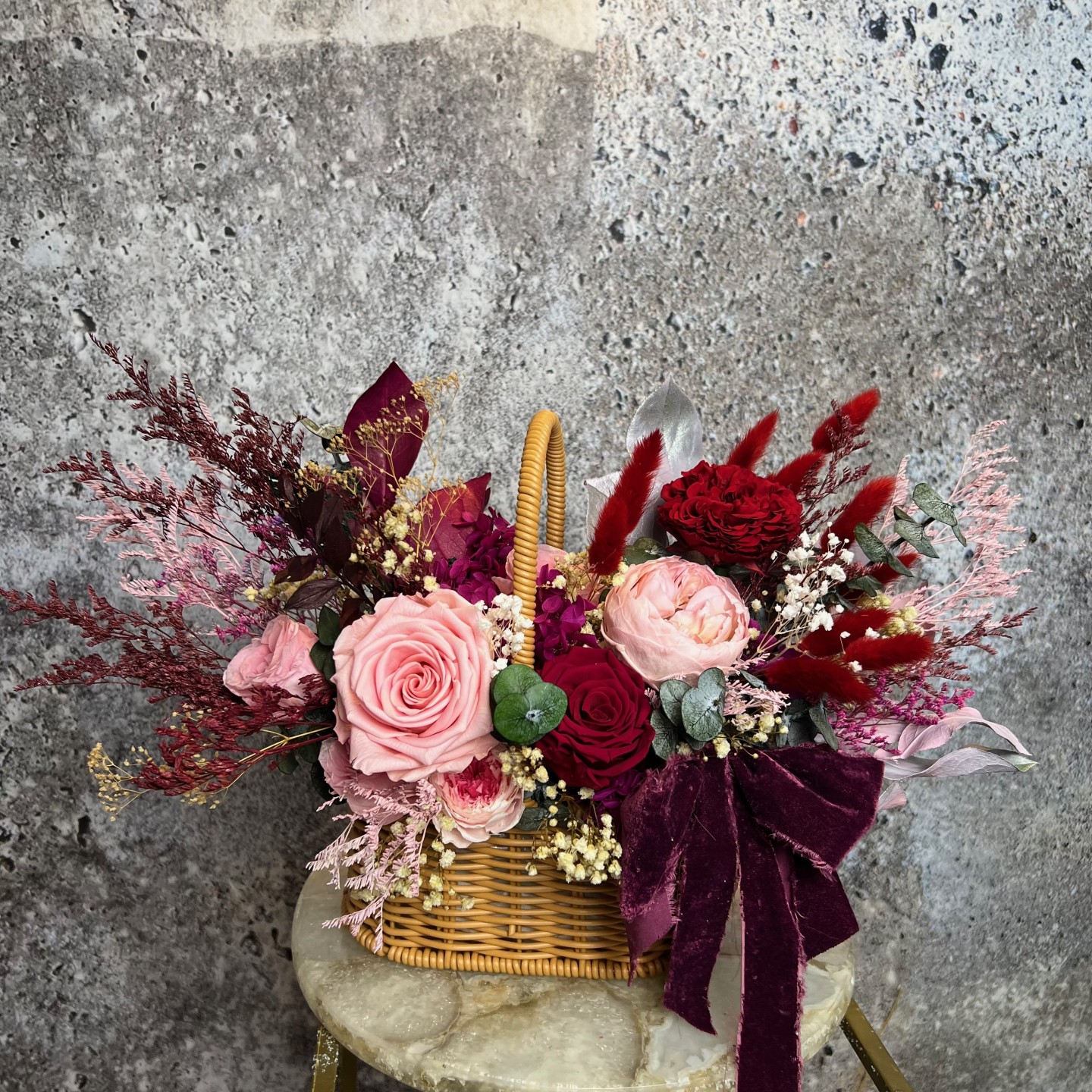 Basket with preserved and dried flowers Basket with preserved and dried flowers